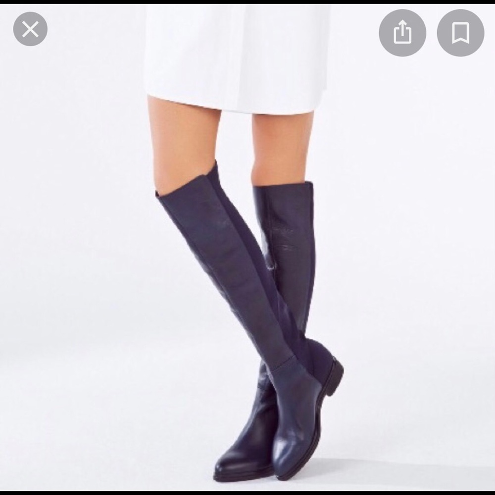 BCBG navy cow leather boots SZ36